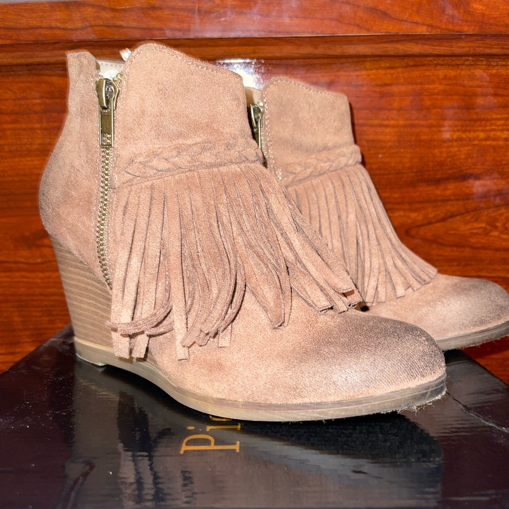 Pierre Dumas Distressed Fringe Boots Sz.6
